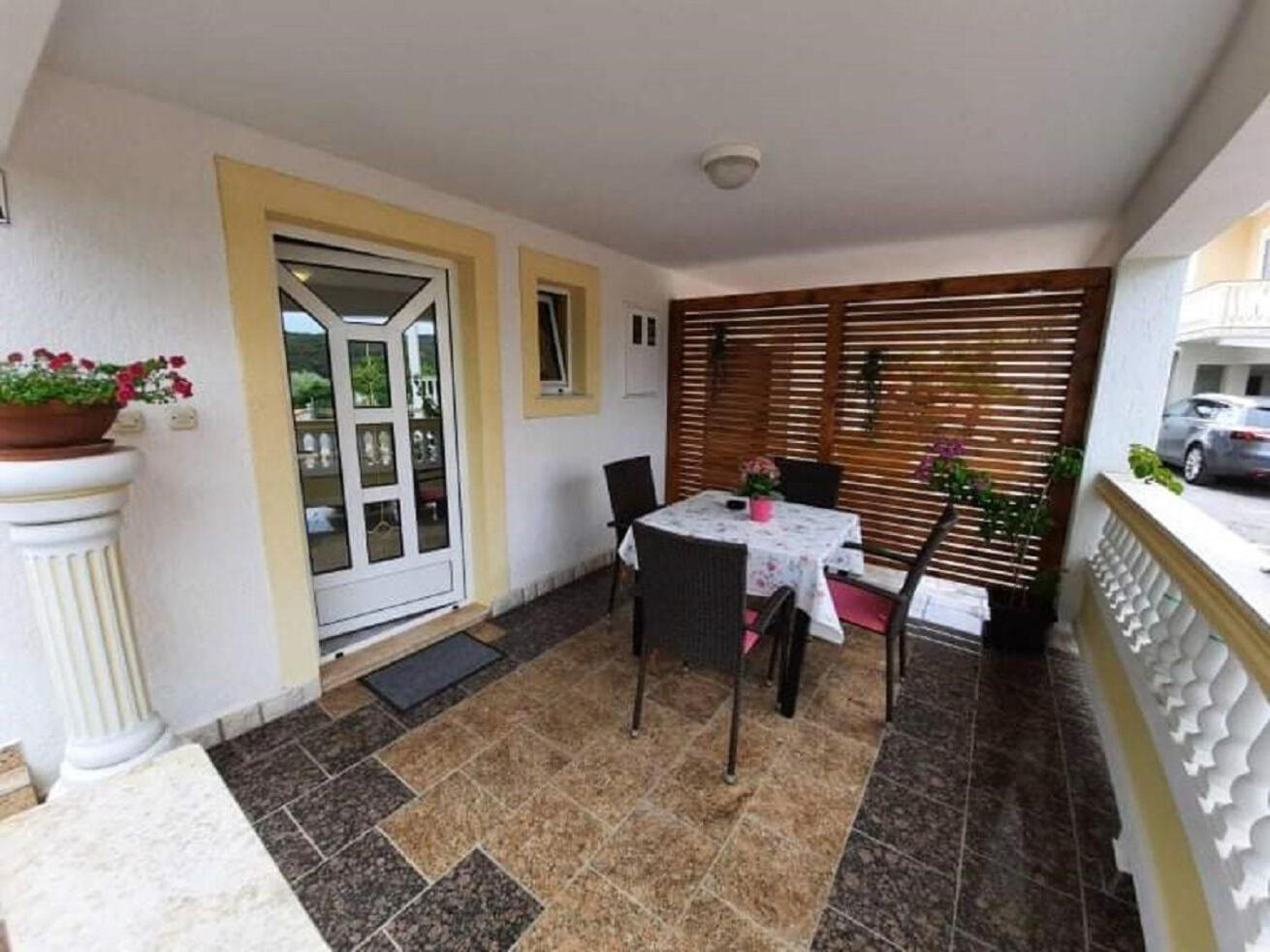 Apartments Robi- Swimming Pool And Beautiful Garden Kampor Exterior photo
