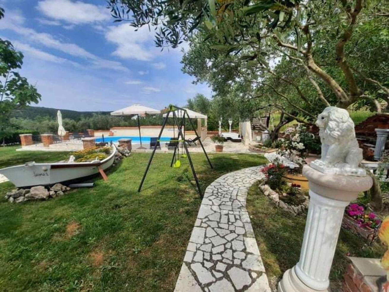 Apartments Robi- Swimming Pool And Beautiful Garden Kampor Exterior photo
