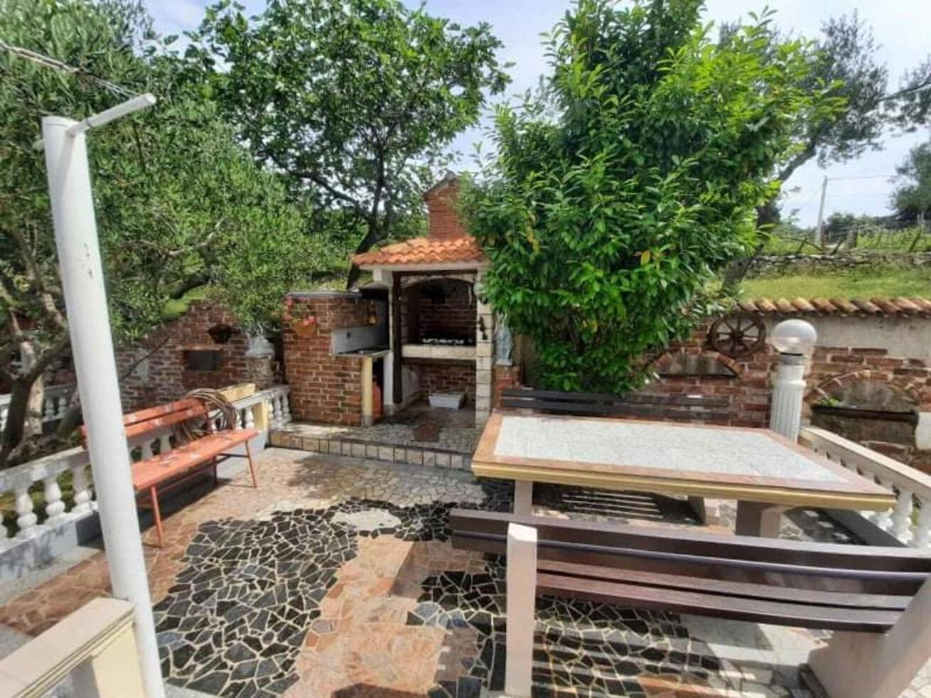 Apartments Robi- Swimming Pool And Beautiful Garden Kampor Exterior photo