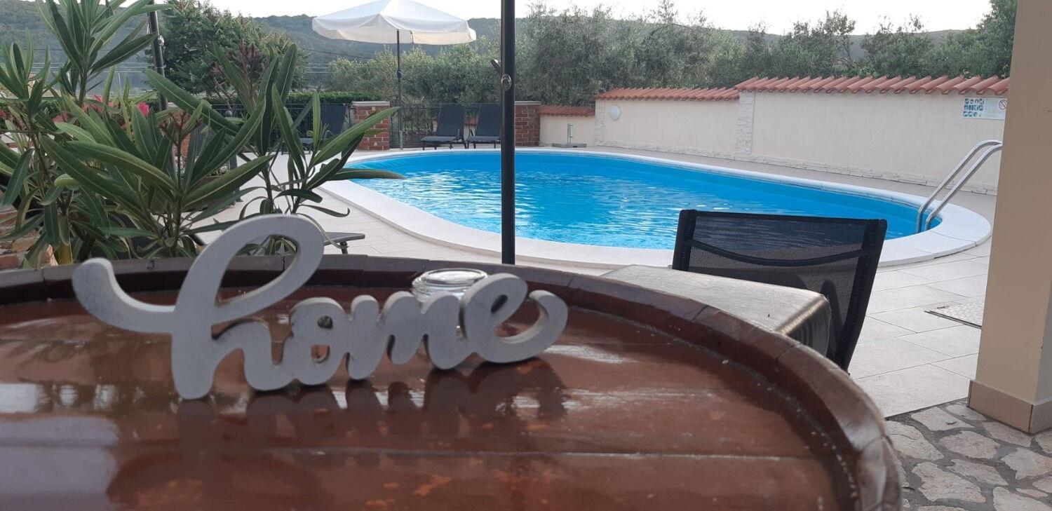 Apartments Robi- Swimming Pool And Beautiful Garden Kampor Exterior photo