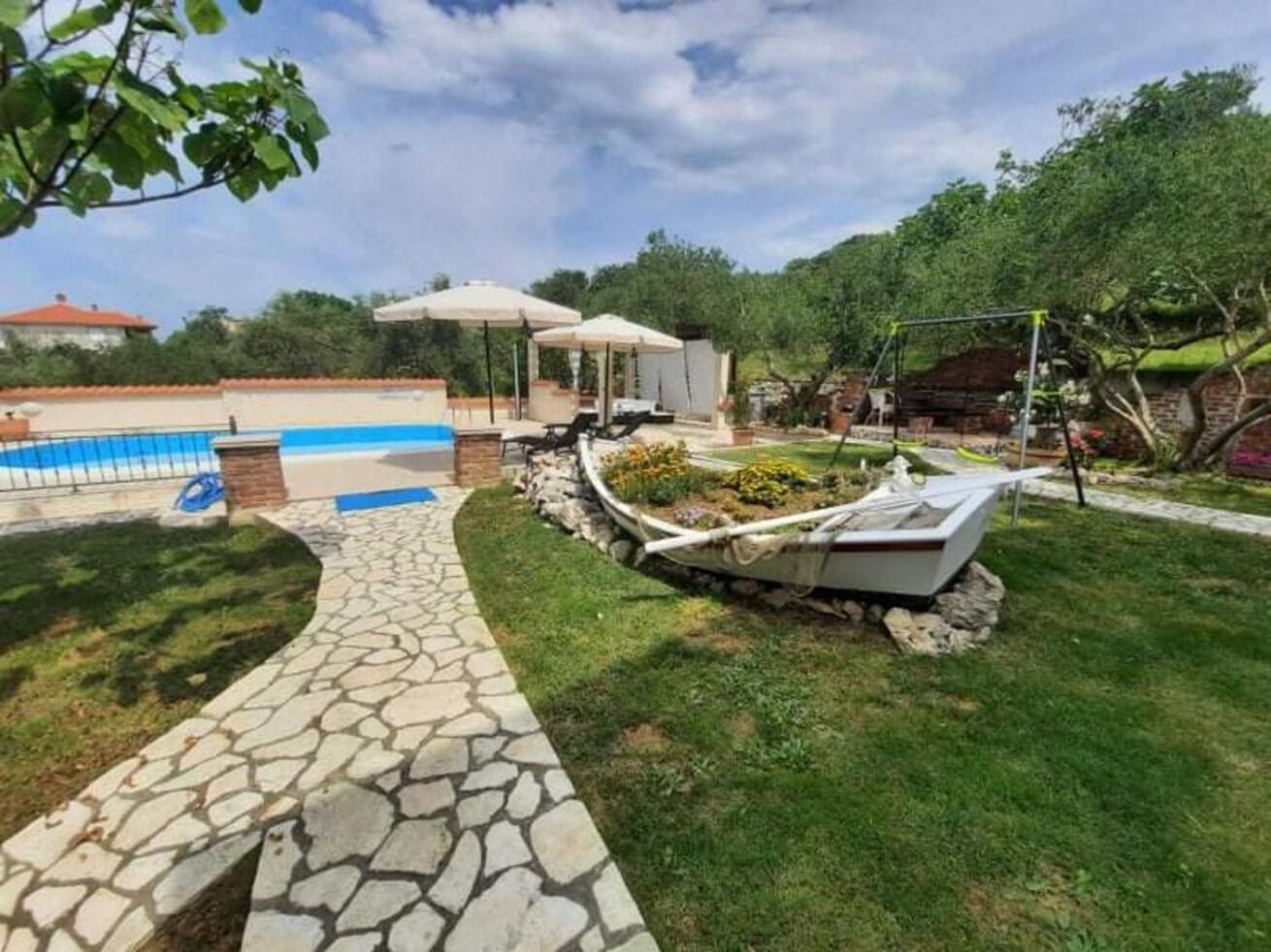 Apartments Robi- Swimming Pool And Beautiful Garden Kampor Exterior photo